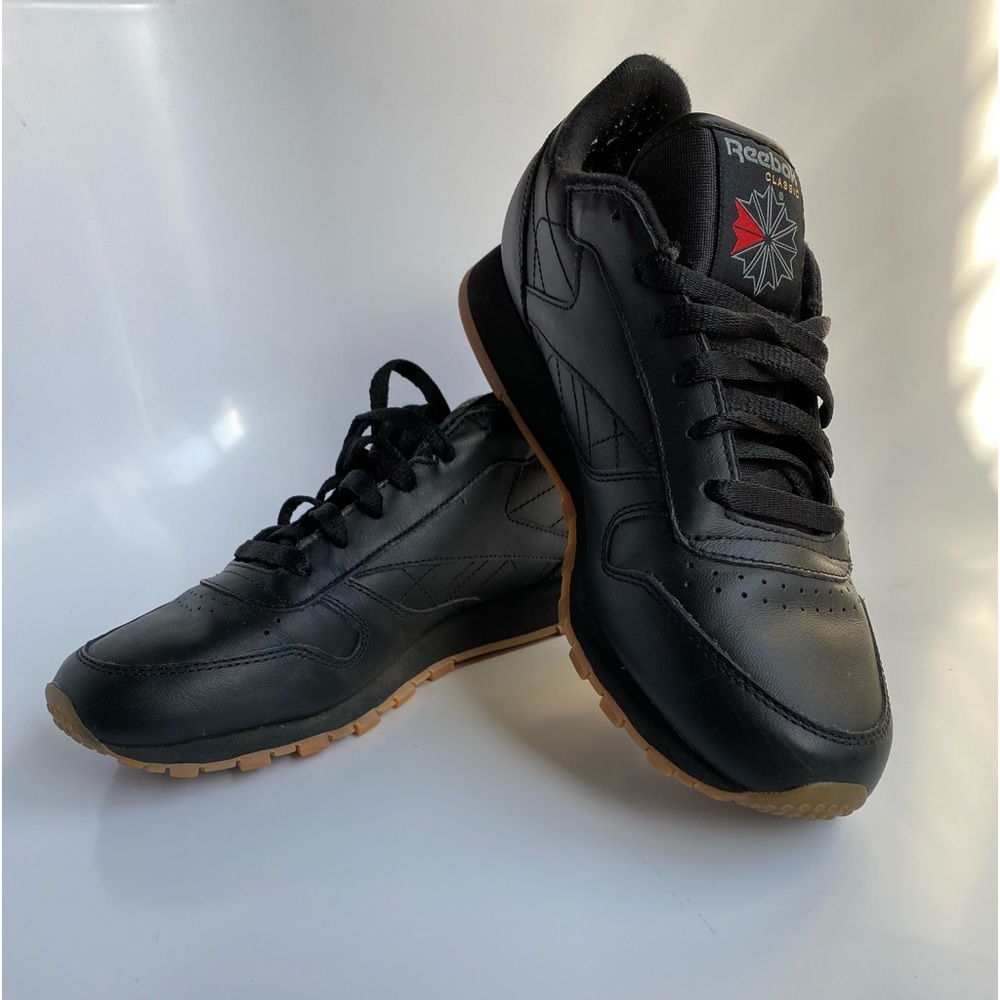 Black Leather Reebok Classics - Low Profile Size 6 in Boys = Size 8 in Women